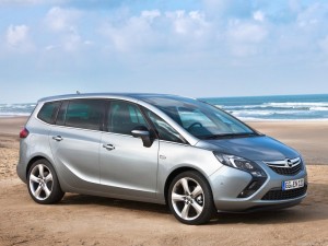 Opel-Zafira_Tourer_2012_5