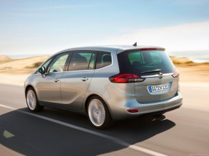 Opel-Zafira_Tourer_2012_8