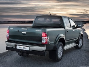 Toyota-Hilux_2012_03