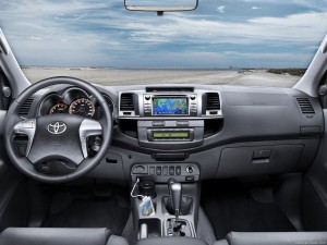 Toyota-Hilux_2012_04