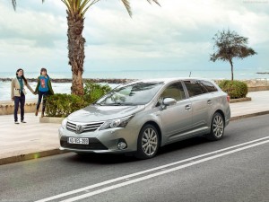 New Avensis-4