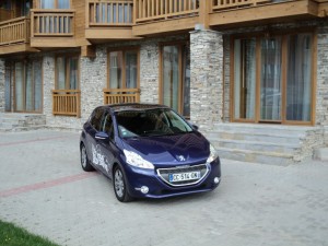 Peugeot-208-1