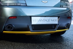 Aston-Martin-V8-Vantage-2