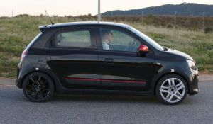 Renault-Twingo-RS-orGT-Spied-2
