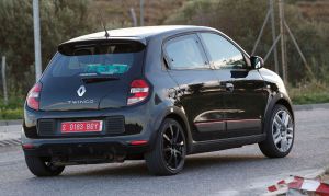 Renault-Twingo-RS-orGT-Spied-3