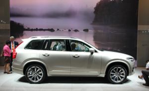 Volvo-XC90-2