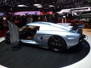 Koenigsegg-Regera-Supercar-2