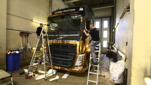 Gold-Volvo-FH-4