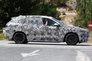 BMW-X1-Plug-in-Spied-2