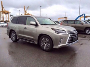 Lexus-LX-Face-Spied-1