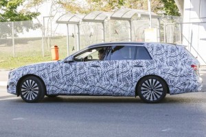 Mercedes-E-Class-Estate-Spied-2