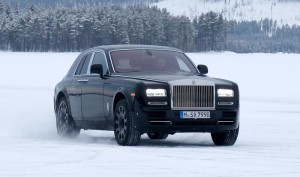 RR-Cullinan-SUV-Testmule-Spied-1