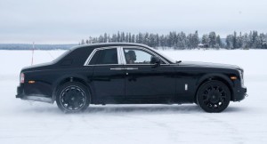 RR-Cullinan-SUV-Testmule-Spied-2