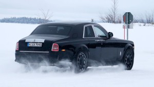 RR-Cullinan-SUV-Testmule-Spied-3