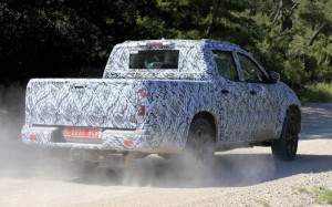 mercedes-xClass-spied-2