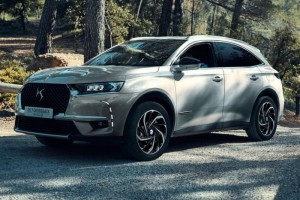 DS-7-Crossback-E-Tense-4x4-1
