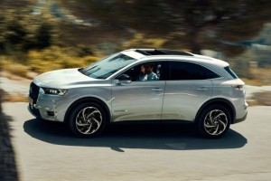 DS-7-Crossback-E-Tense-4x4-2