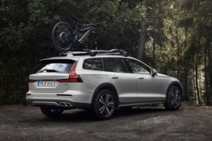 Vovlo-V60-CrossCountry-3