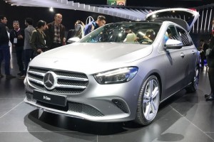 Mercedes-BClass-MPV-1